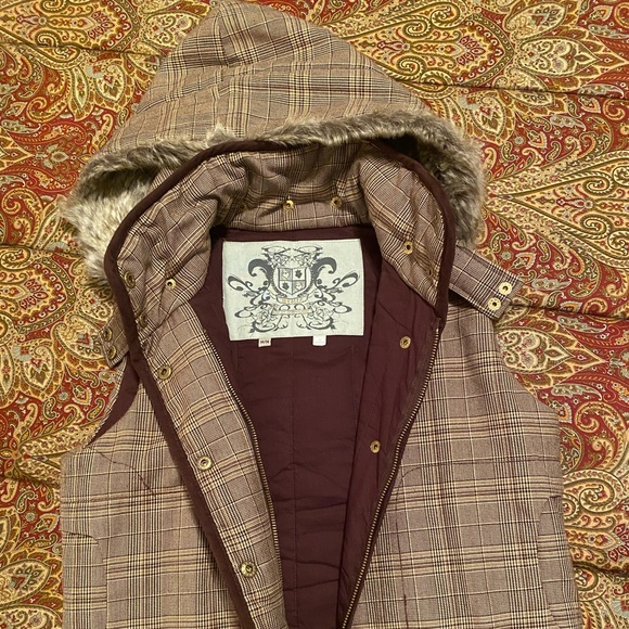 Ashley Zipper Vest - Picture 2 of 6